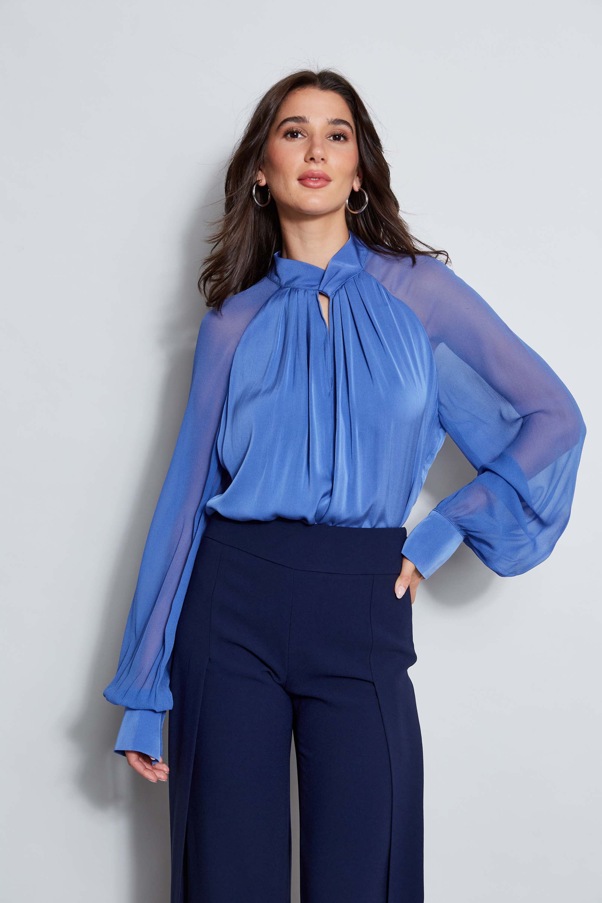 Silk Twist Keyhole Shirt - Murepair